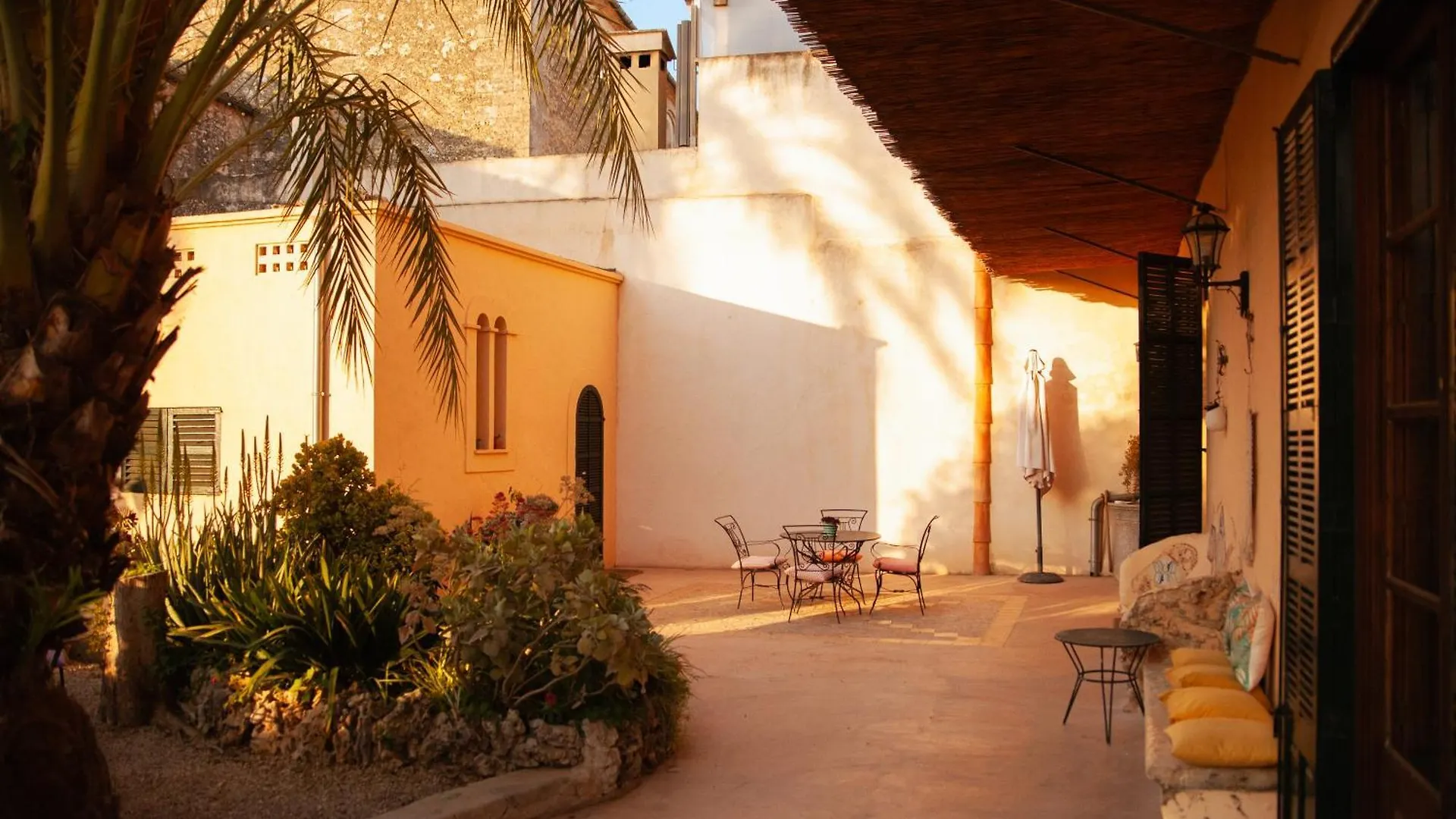 Гостевой дом Casa Mona Turismo De Interior Льюби Летний дом